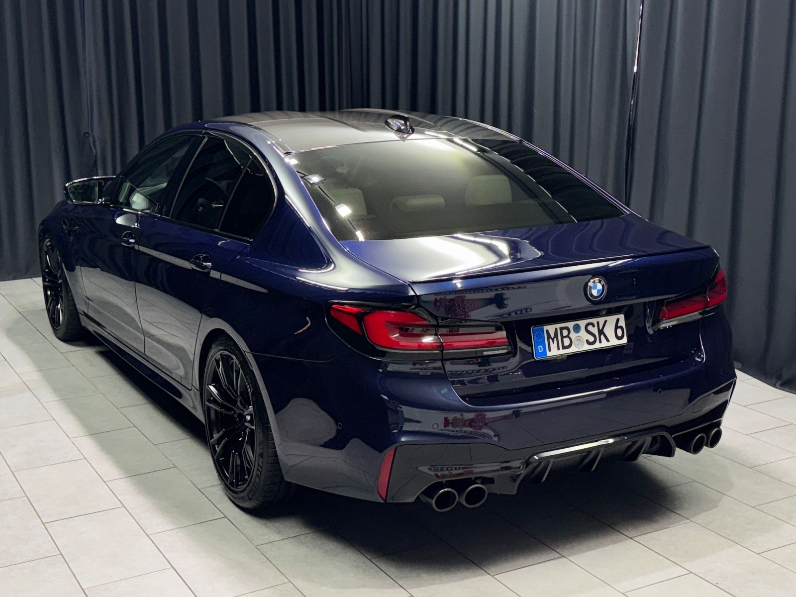 Fahrzeugabbildung BMW M5 LIM|BOWERS|TV|KERAMIK|INDIVIDUAL|VOLL