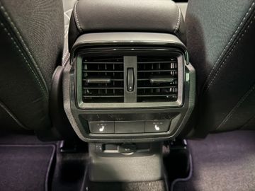 Fahrzeugbestand 26 Skoda Karoq Sportline 1.5 Matrix+AHK+Panodach+Kamera