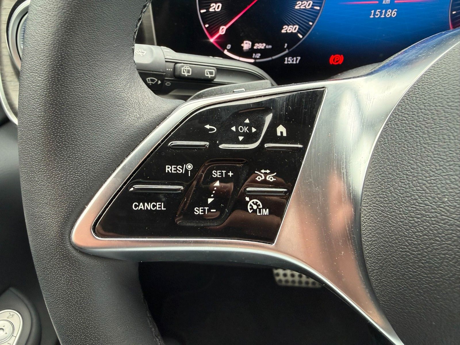 Fahrzeugabbildung Mercedes-Benz V 300 d STYLE 4MATIC AHK2,5t DISTRONIC MULTIBEAM