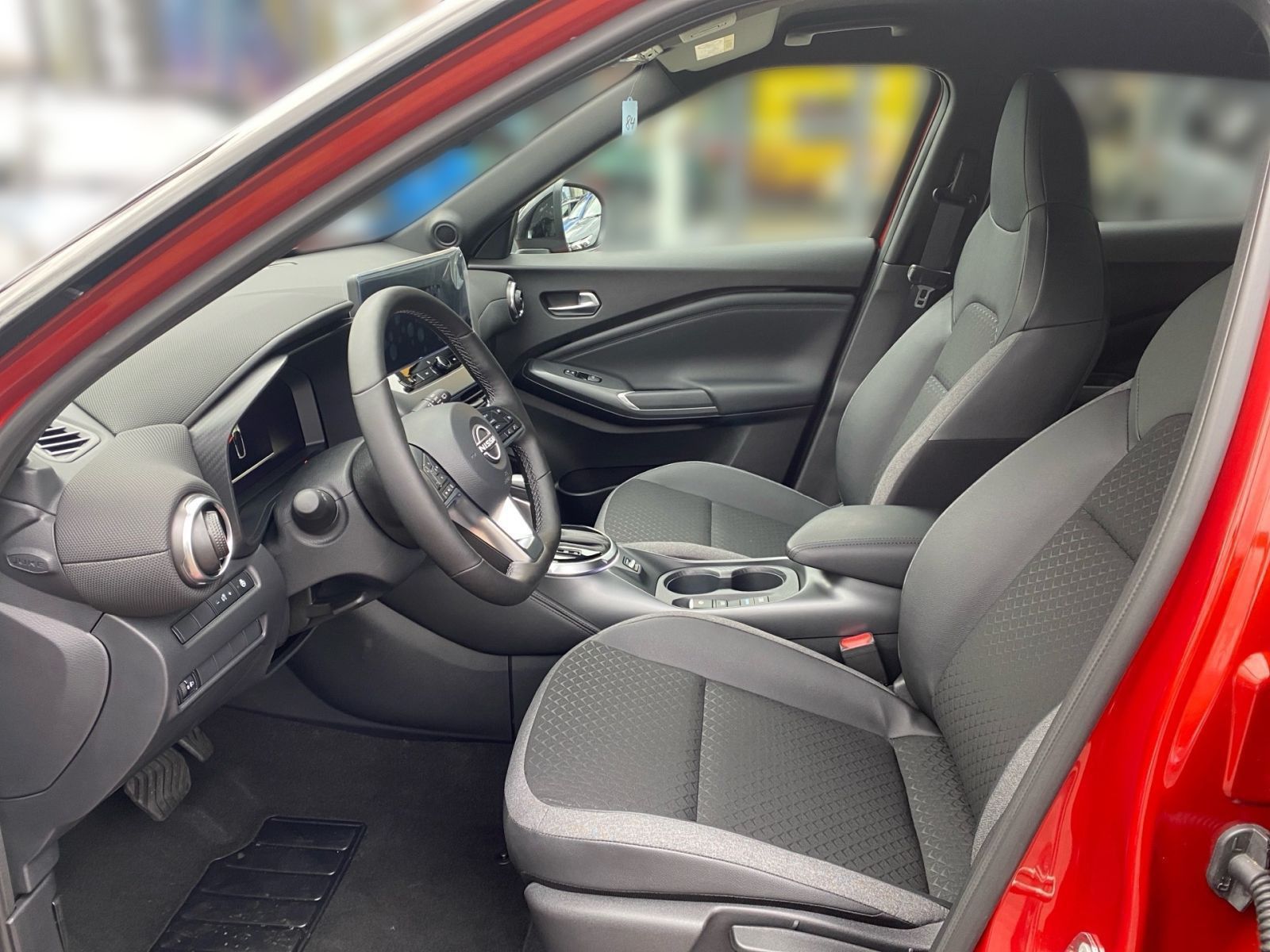 Fahrzeugabbildung Nissan JUKE 1.6 HYBRID 143 PS 4AMT N-CONNECTA Winter II