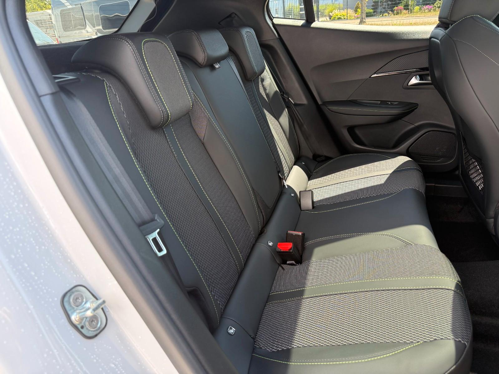 Peugeot 2008 Hybrid 145 GT
