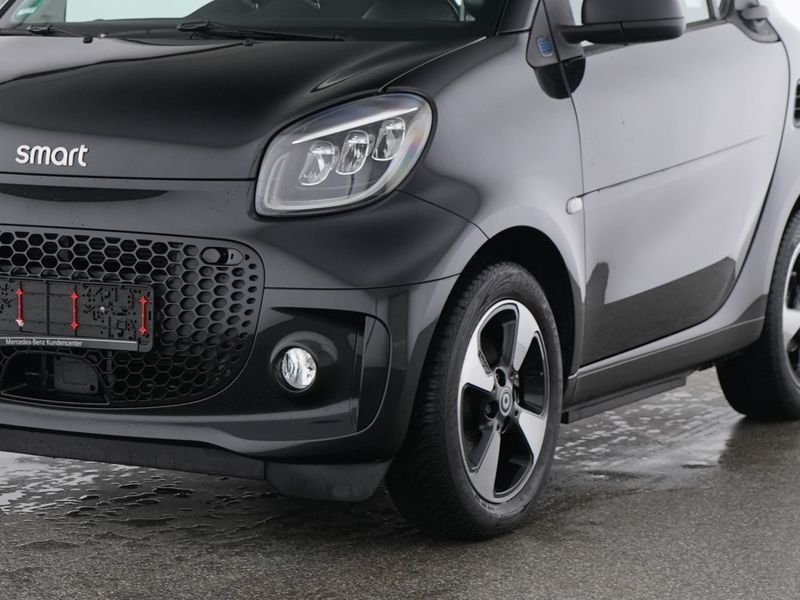 Fahrzeugabbildung Smart smart EQ fortwo Exclusive*Pano*LED*Kamera*22kW*