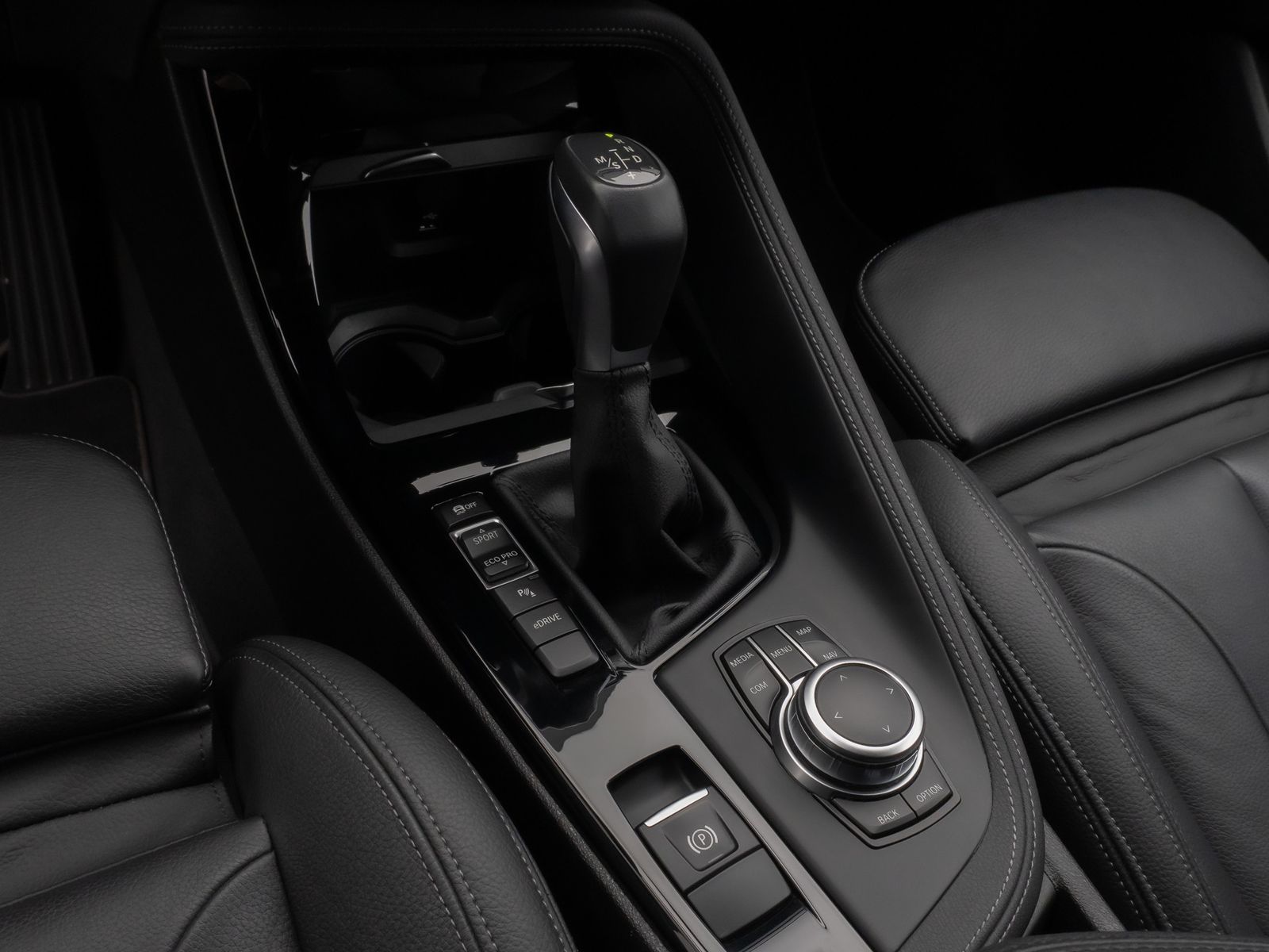Fahrzeugabbildung BMW X1 xD25e Sport Line Kamera HUD DAB Komfort Navi+