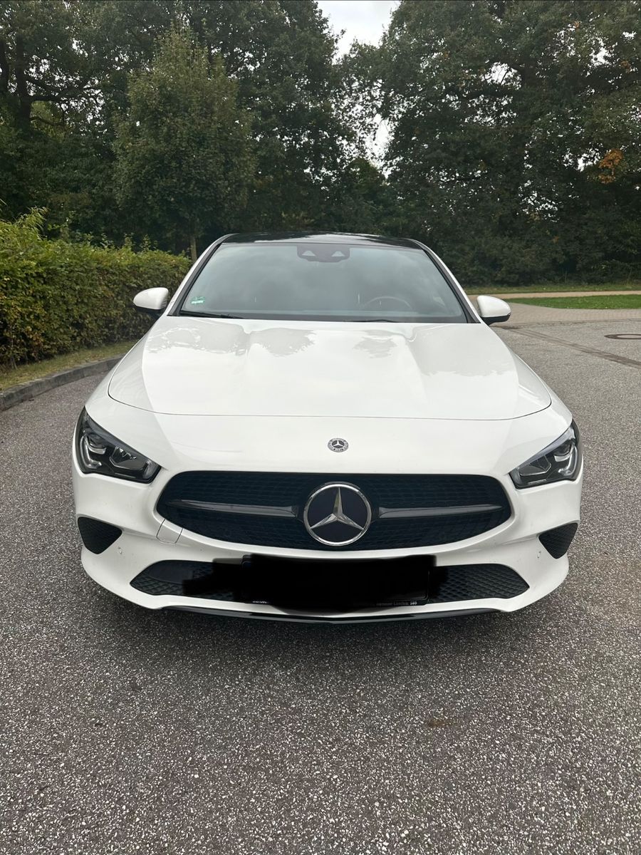 MERCEDES-BENZ CLA 200 -