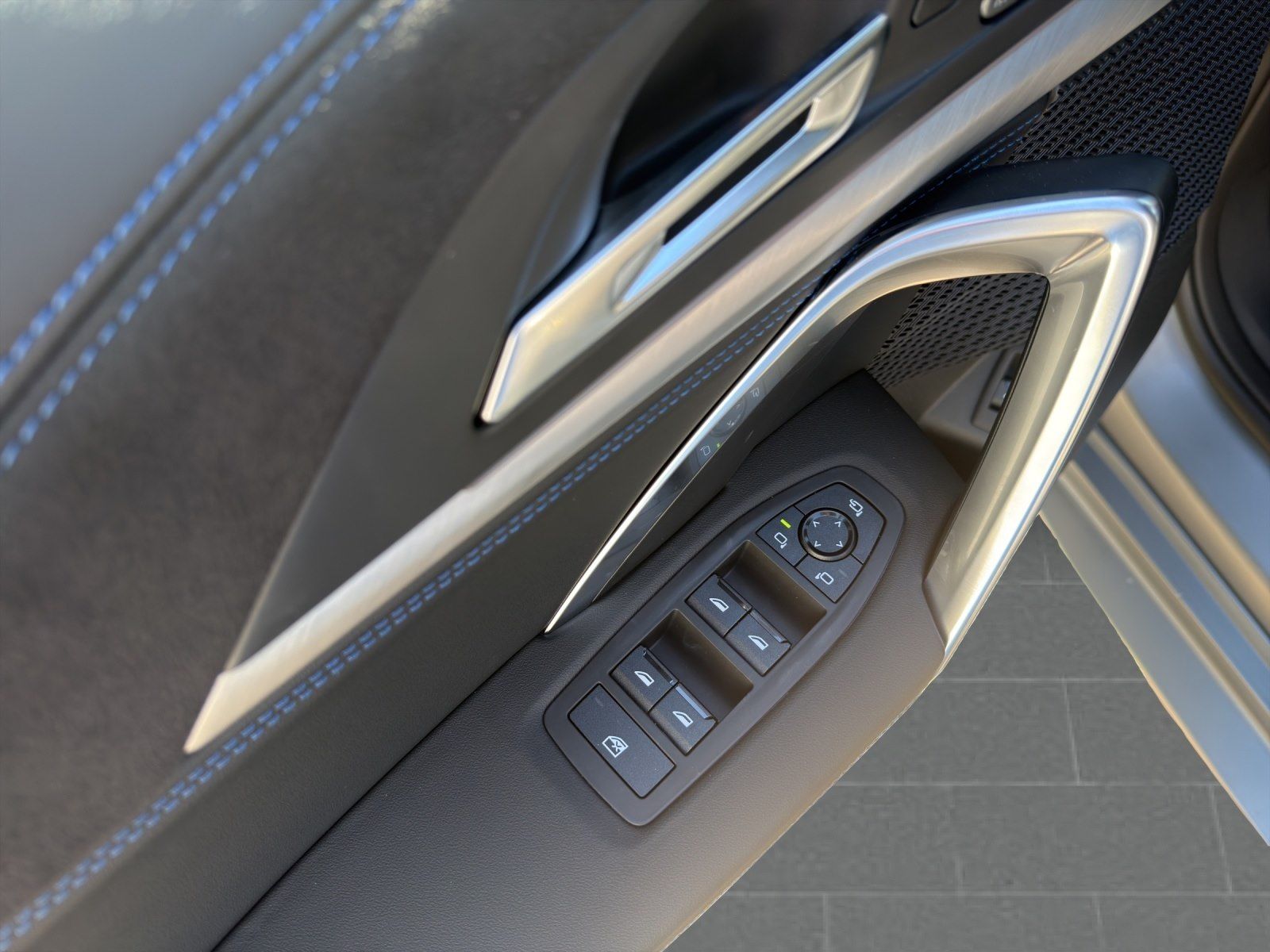 BMW iX2 - Bild 10
