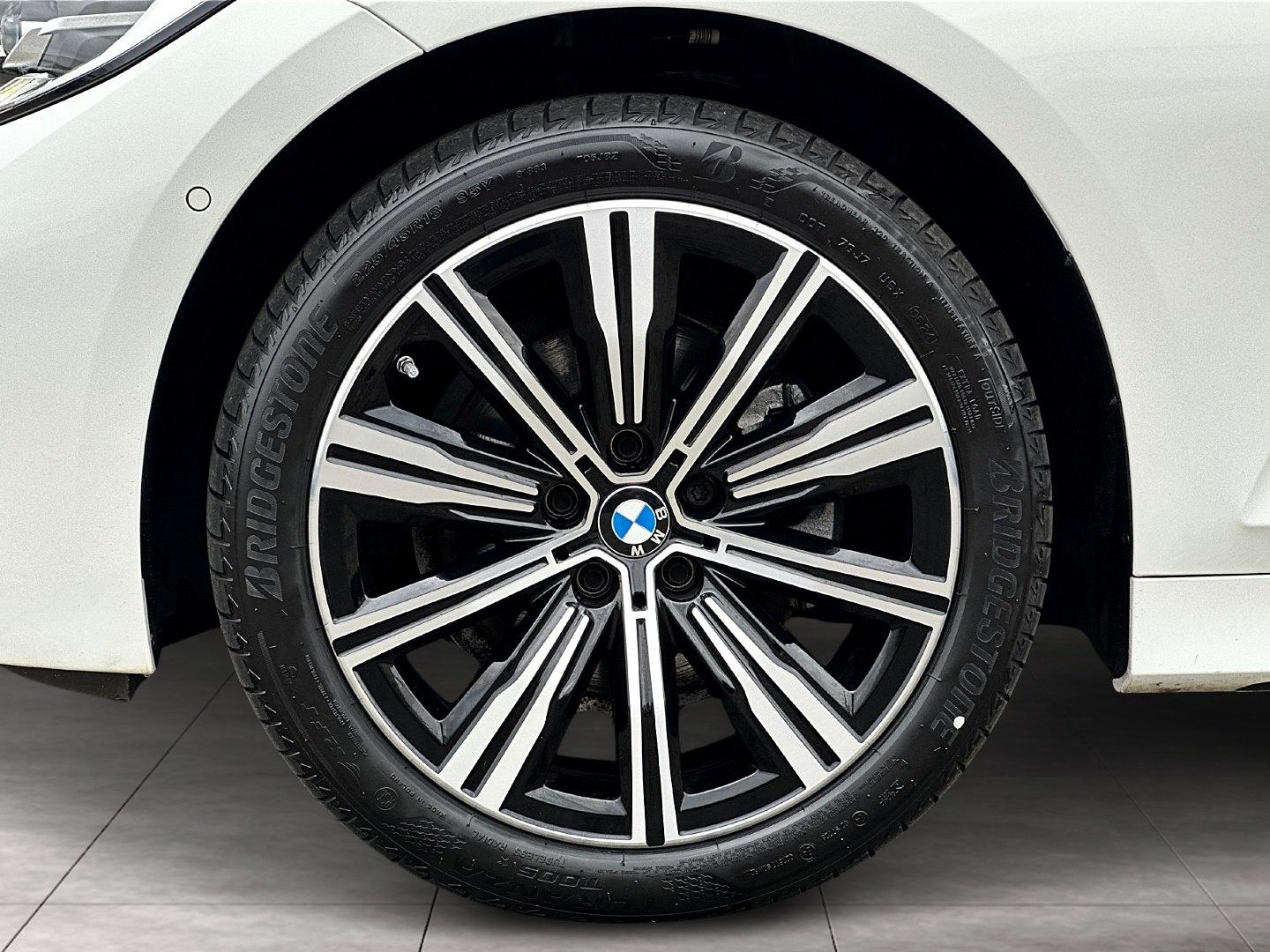 BMW 320d Touring Sport Line HiFi DAB LED WLAN RFK