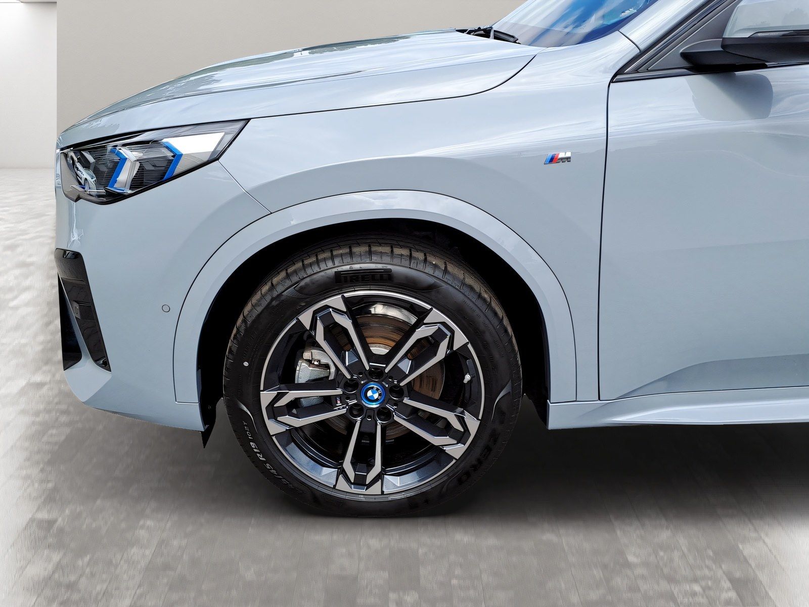 BMW iX2 - Bild 13
