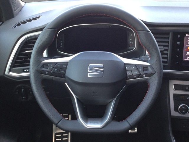Fahrzeugabbildung SEAT Ateca TSI FR DSG LED AHK Navi VC ACC RFK beats S