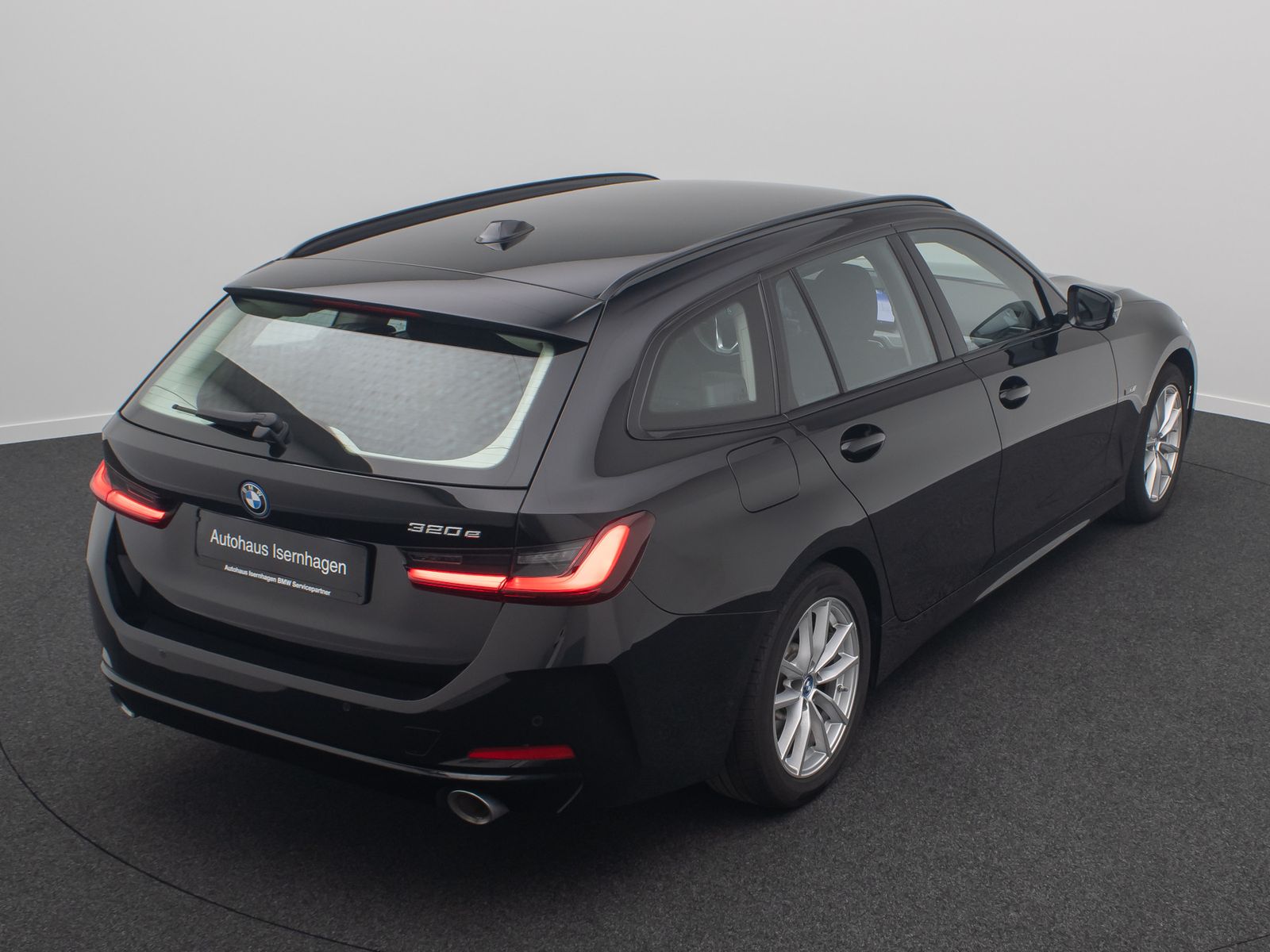 Fahrzeugabbildung BMW 320e Widscreen DAB Cockpit+ PDC GeschwindigReg