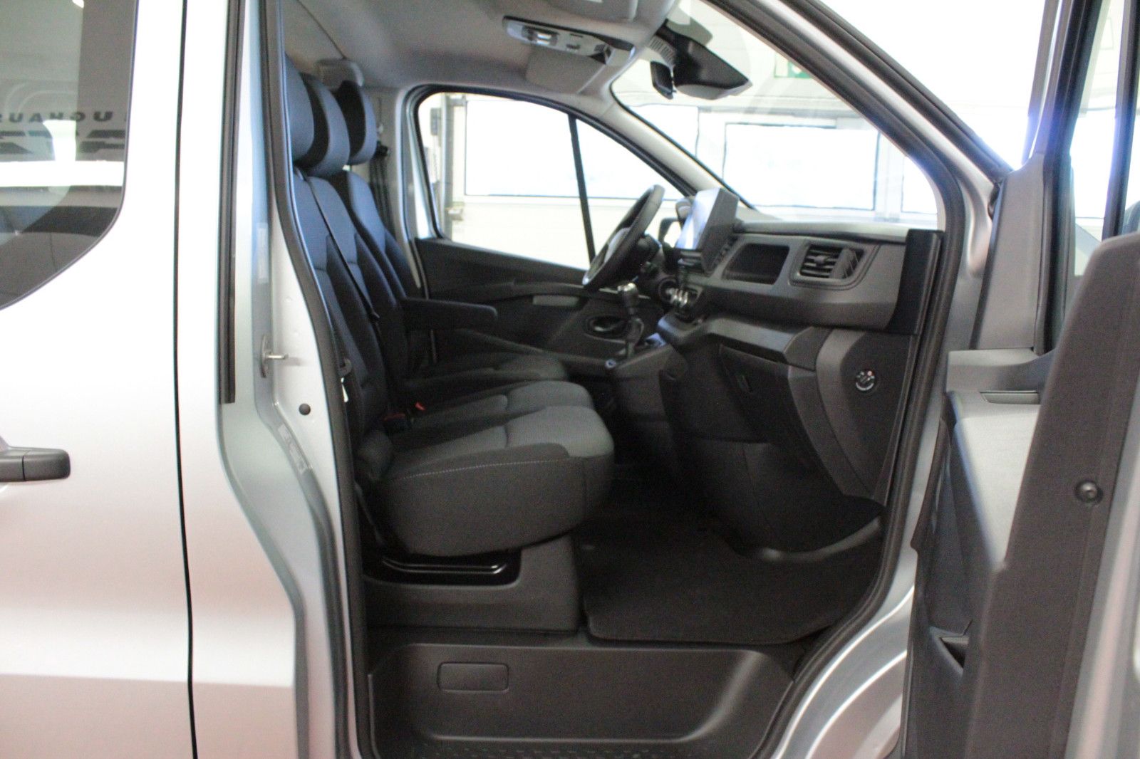 Fahrzeugabbildung Renault Trafic Dci 150 Grdt Evolution *Rollstuhlrampe*