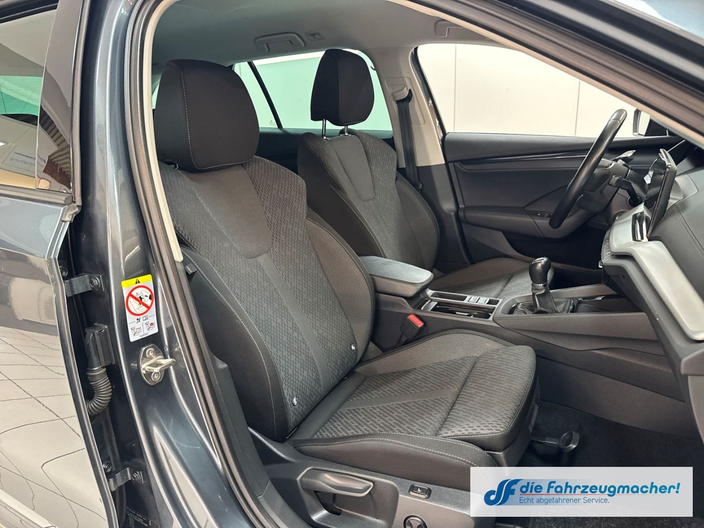Fahrzeugabbildung SKODA Octavia Combi Clever Navi Digitales Cockpit LED