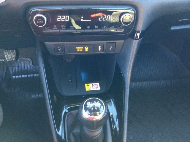 Yaris 1.5 Style KLIMA SHZ RÜCKFAHRKAMERA ACC LED