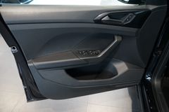 VW T-Cross 1.0 TSI DSG Life | Matrix | ACC | AHK VW T-Cross 1.0 TSI DSG Life | Matrix | ACC | AHK