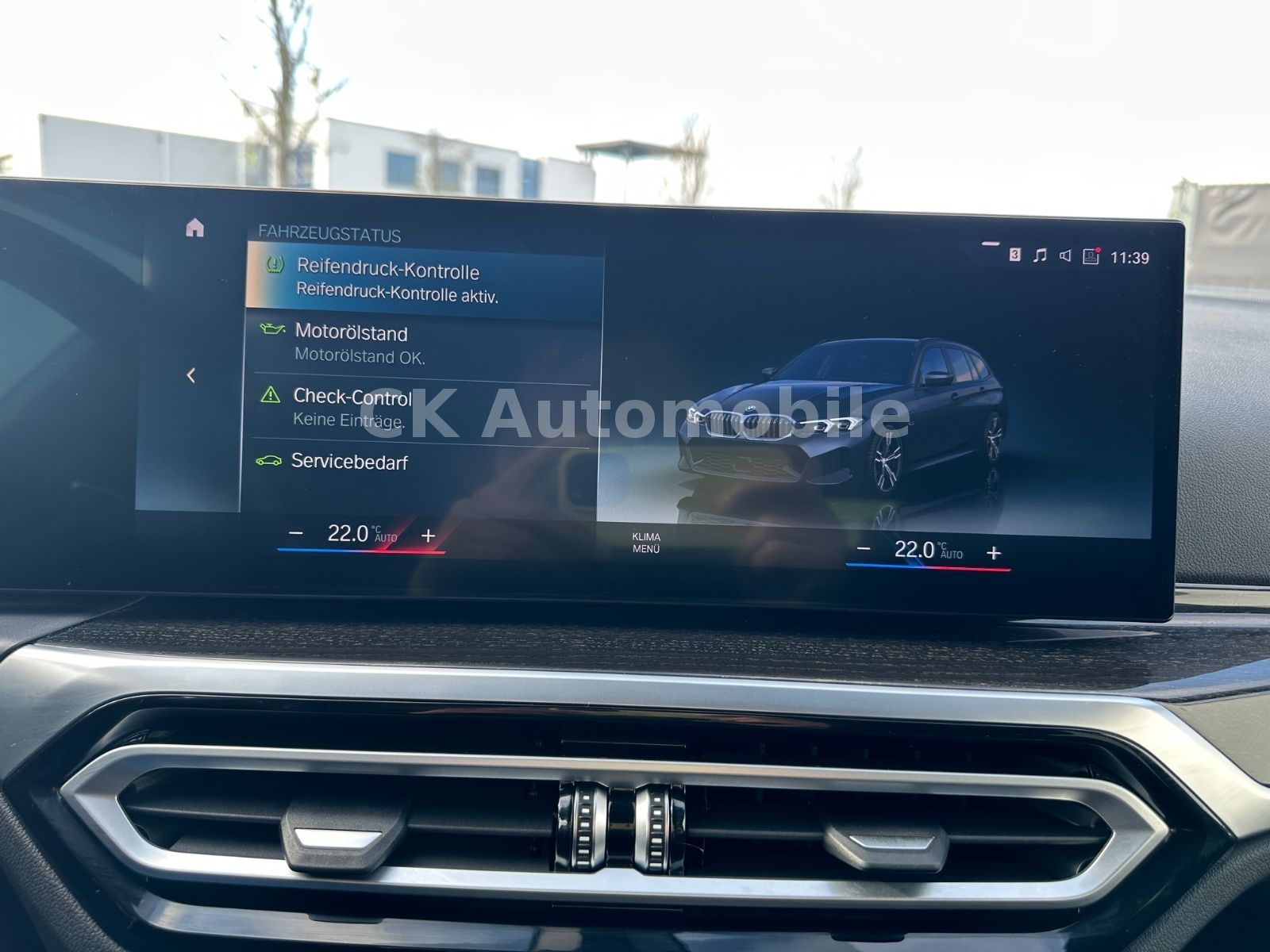 Fahrzeugabbildung BMW 330e Touring M-Sport/Navi/Head-Up/LED/Kam/AHK