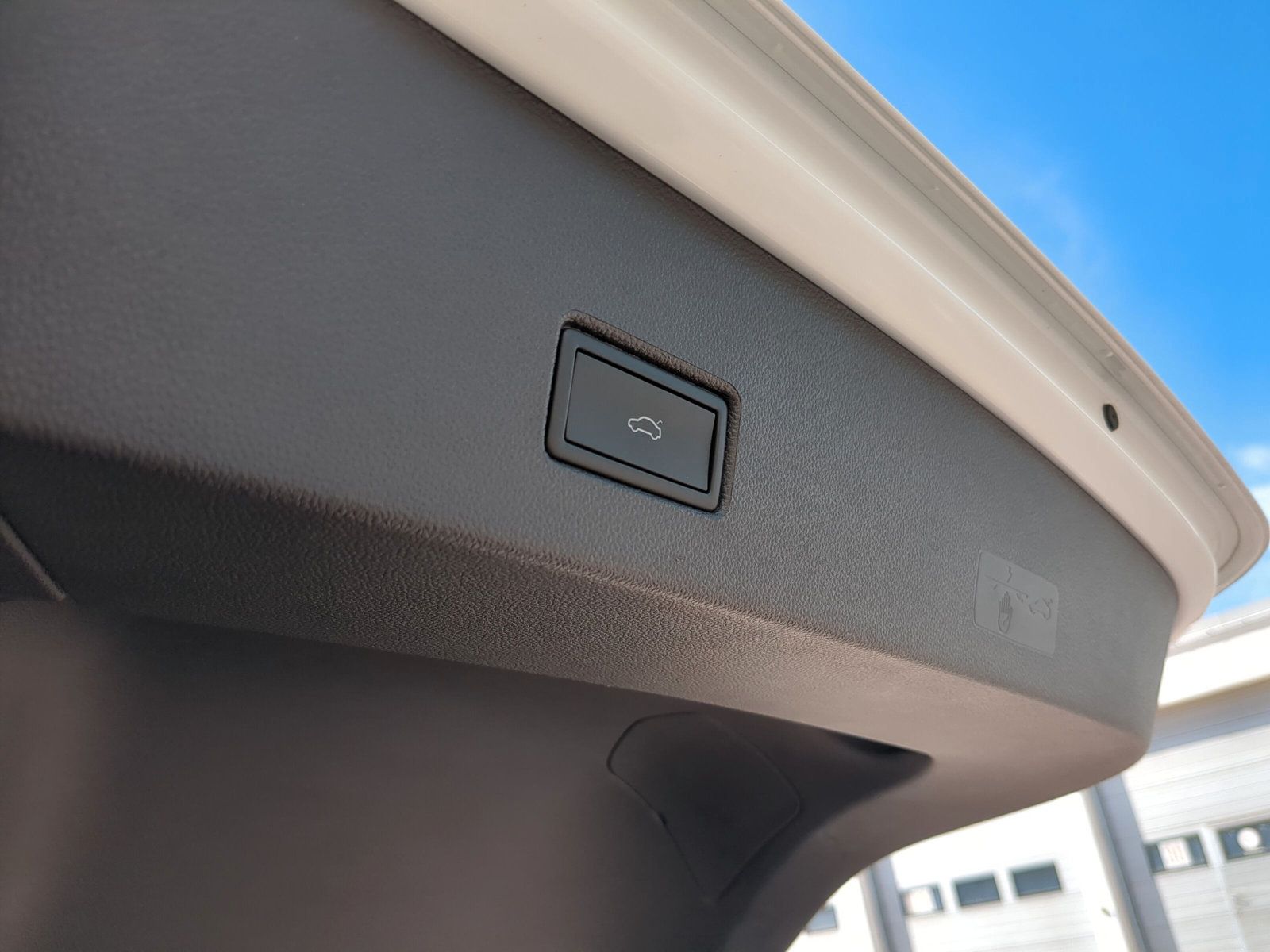 Fahrzeugabbildung Volkswagen T-Roc 1.5 TSI Sport Keyless Kamera AppConnect AC