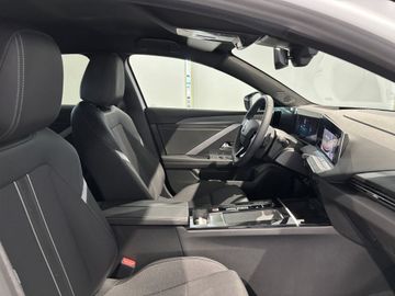 Fotografie 6 des Opel Astra 1.2 Turbo Hybrid 48 V GS