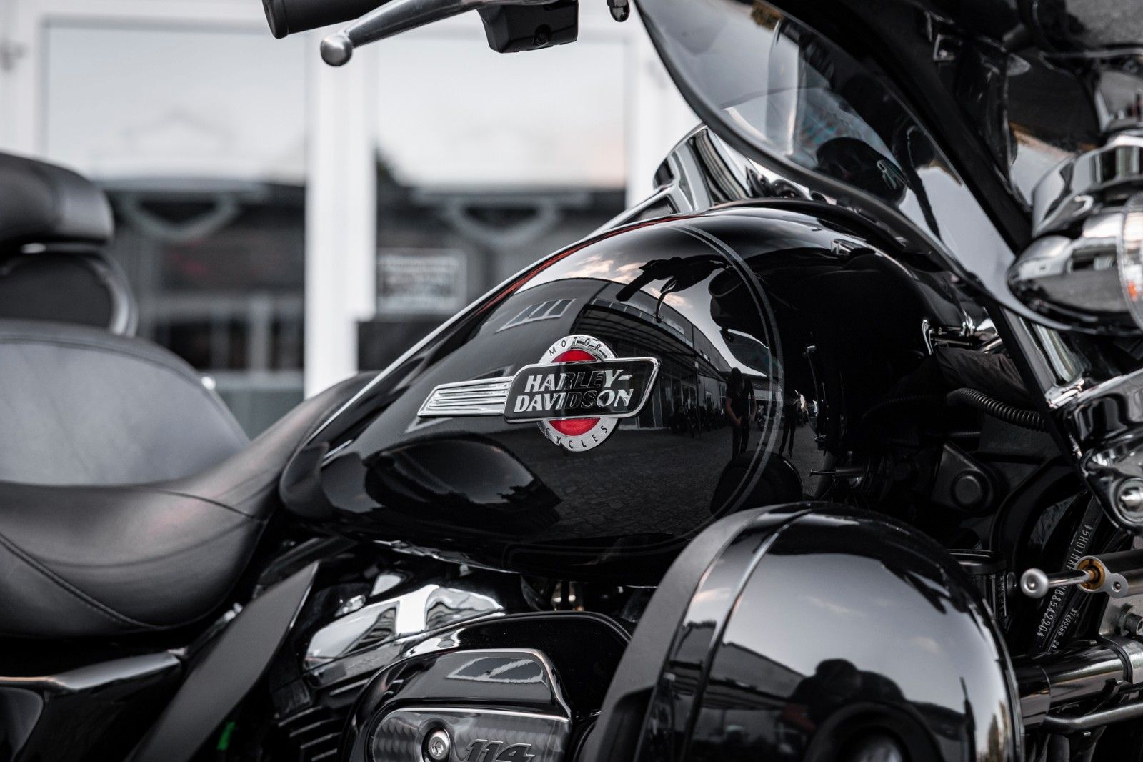 Fahrzeugabbildung Harley-Davidson TRI GLIDE ULTRA TRIKE - JEKILL&HYDE H-D ROULETTE