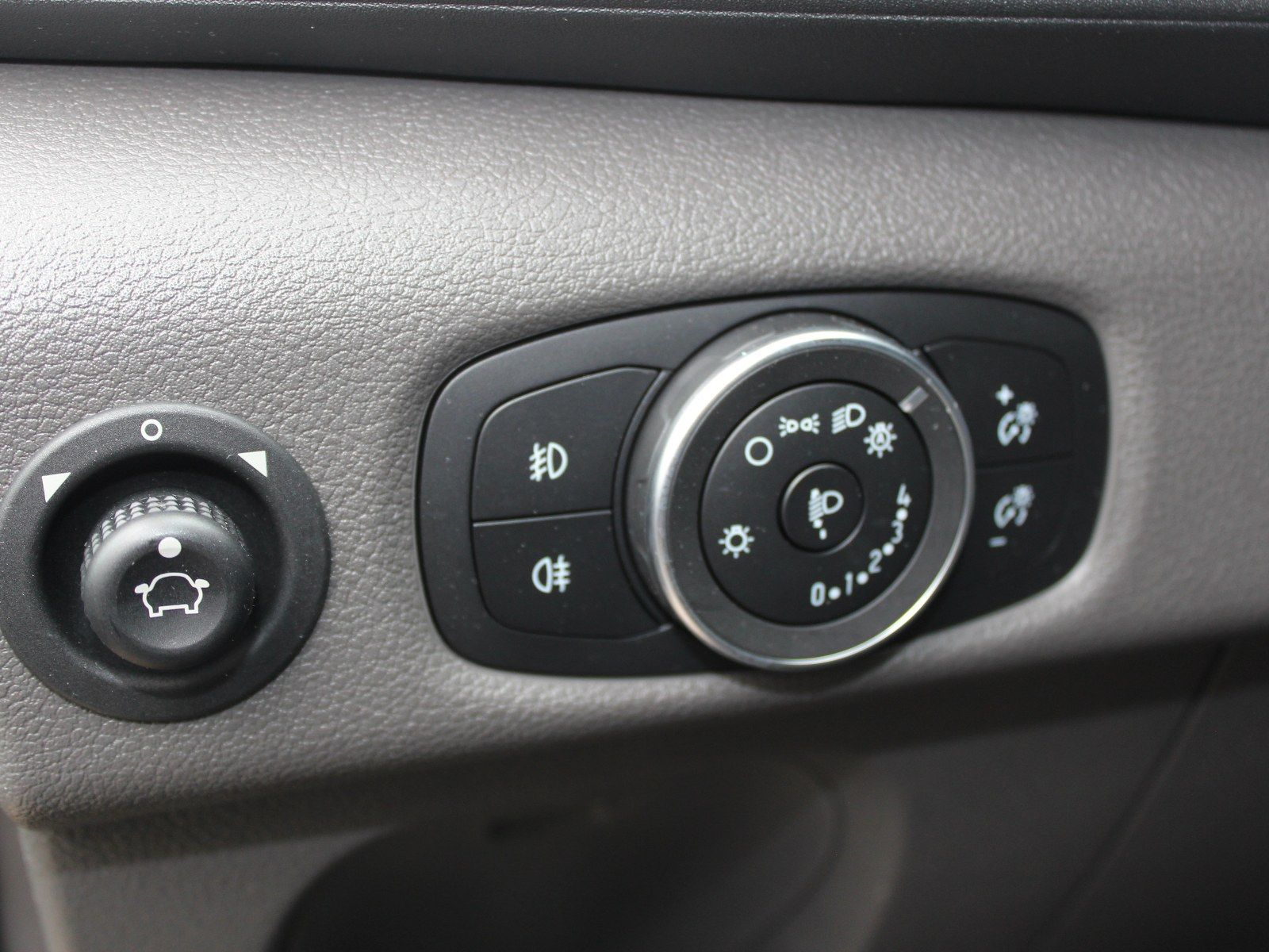 Fahrzeugabbildung Ford Transit 330 L2 Trend 2,0 TDCi DPF Mild-Hybrid