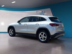 Fahrzeugabbildung Mercedes-Benz GLA 200d Style MULTIBEAM PANO RFK 8-Fach Bereift