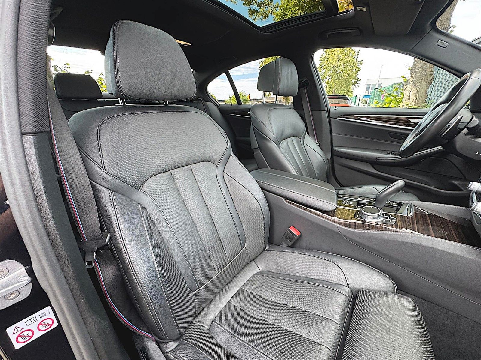Fahrzeugabbildung BMW 530e Hybrid M Sport Shadow *ACC*LED*Display Key*