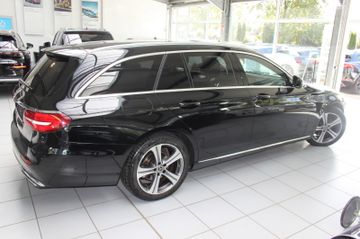 Mercedes E 220 - 12