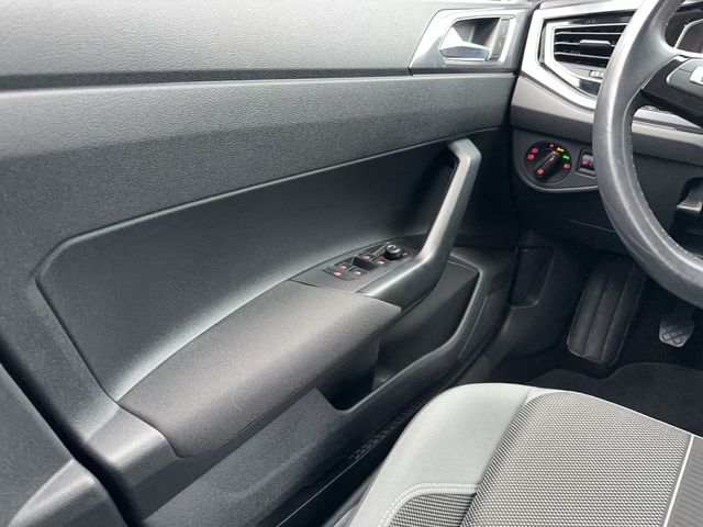 Polo 1.0 TSI Highline KLIMA PDC SHZ NAVI AID
