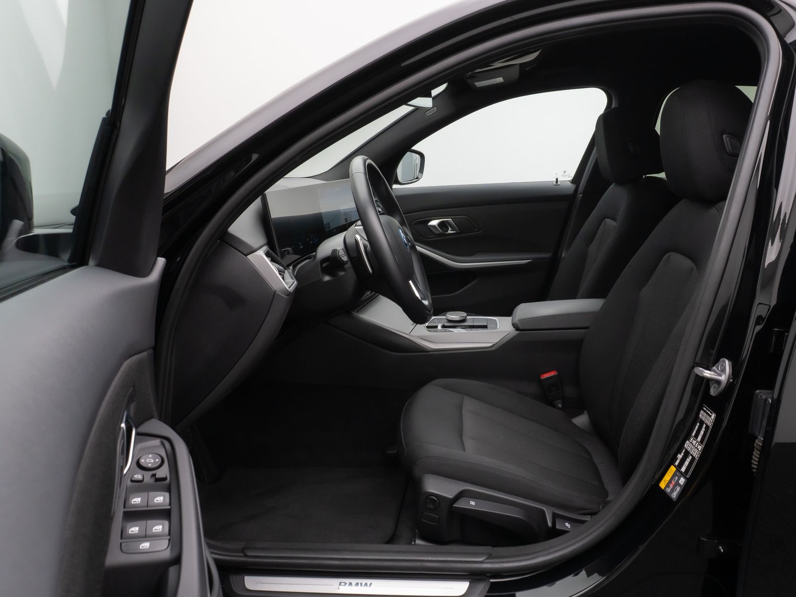 Fahrzeugabbildung BMW 320e DAB Widscreen Lordos Geschwindigkeitsreg