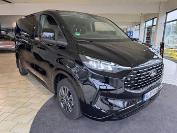 Ford Tourneo Custom 320 L1 Titanium FWD