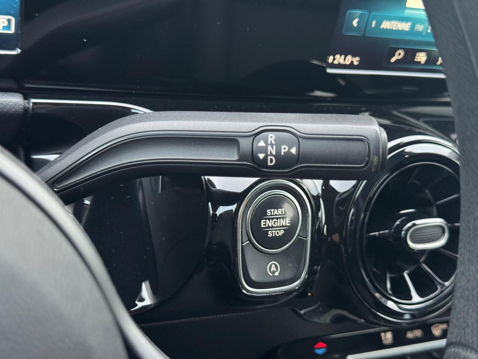 Mercedes-Benz B 180 (Automatik, Teilleder, Navi)
