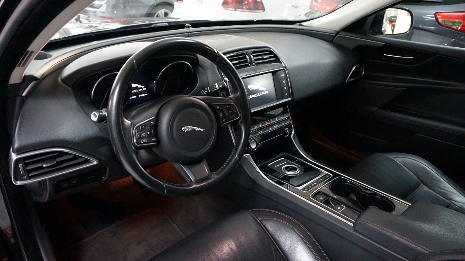 Fahrzeugabbildung Jaguar XE Prestige