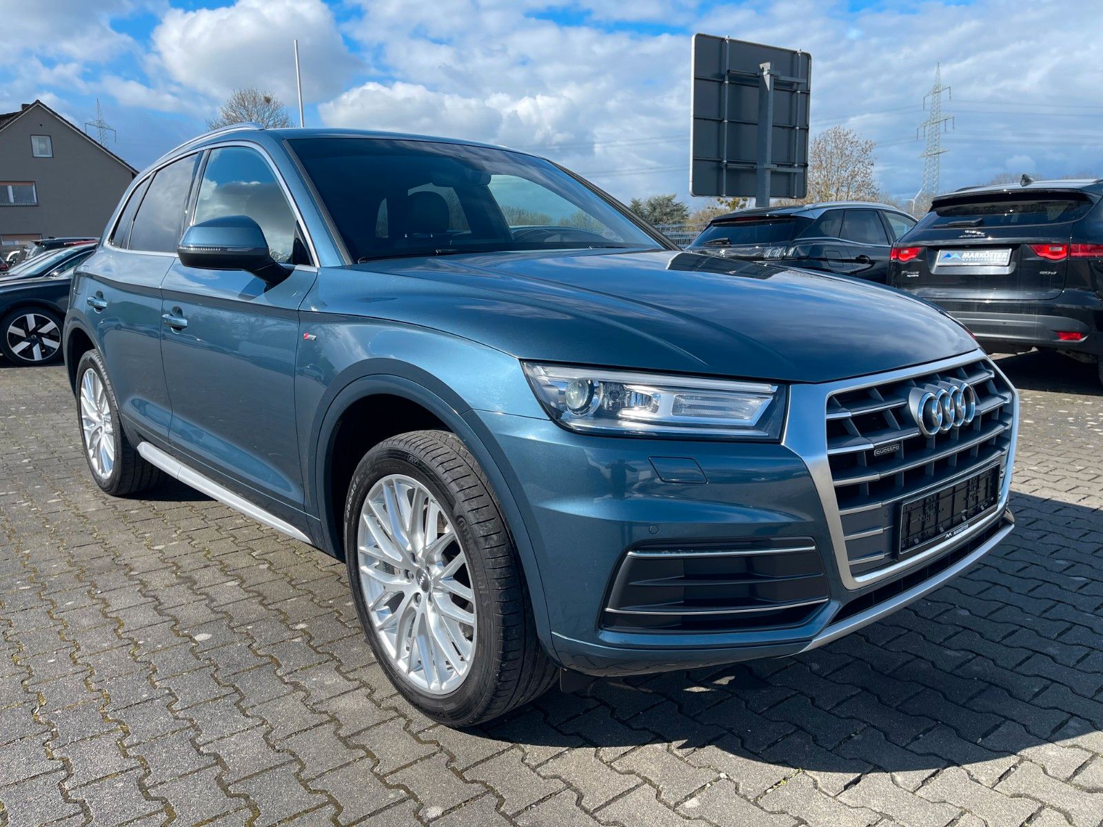 AUDI Q5 2.0 TDI 140 KW*S-Line*Xenon*Navi*Kamera*PDC