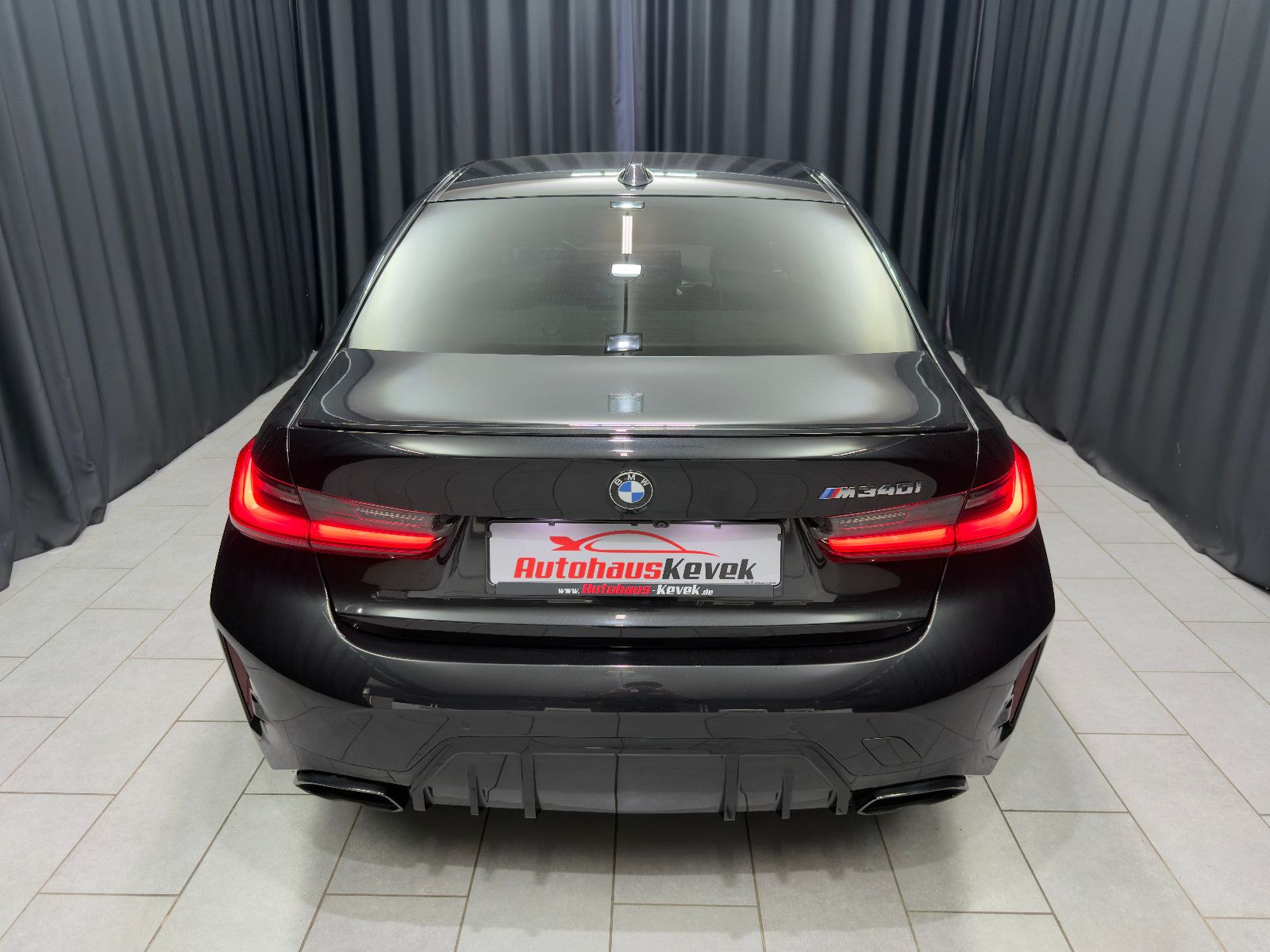 Fahrzeugabbildung BMW M340i xDrive Limousine |HiFi|360°|HuD