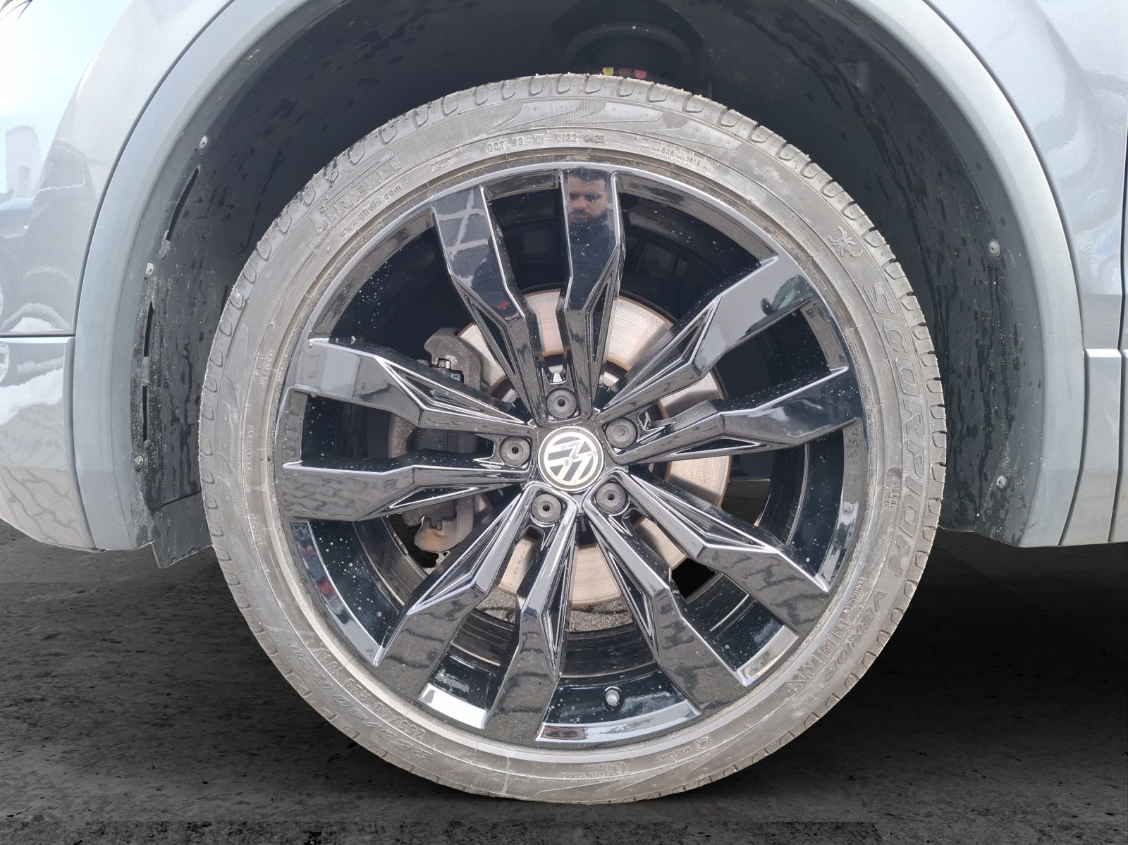 Fahrzeugabbildung Volkswagen Tiguan Allspace TDI Highline 4M DSG R-Line LED A