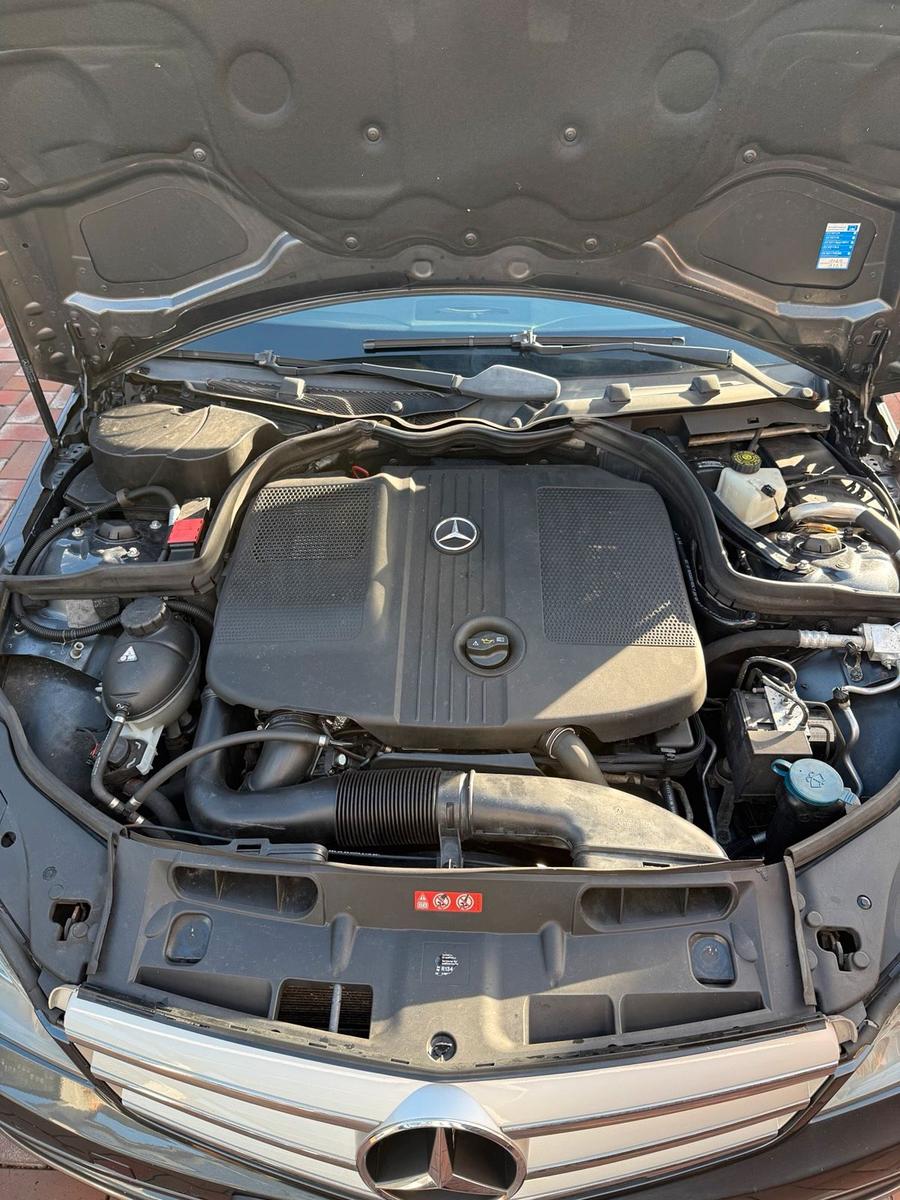 Mercedes-Benz C220 2010 — photo 9