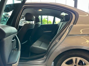 MYAUTOCENTER – Gebraucht- und Jahreswagen mit Werkstattservice in Pfaffenhofen BMW 318 *Klima*TÜV1027*KLIMA*PDC*