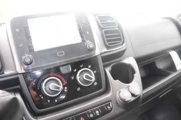 Fotografie des Opel Movano 2.2 BlueHDi 140 L3H2 Cargo Paket