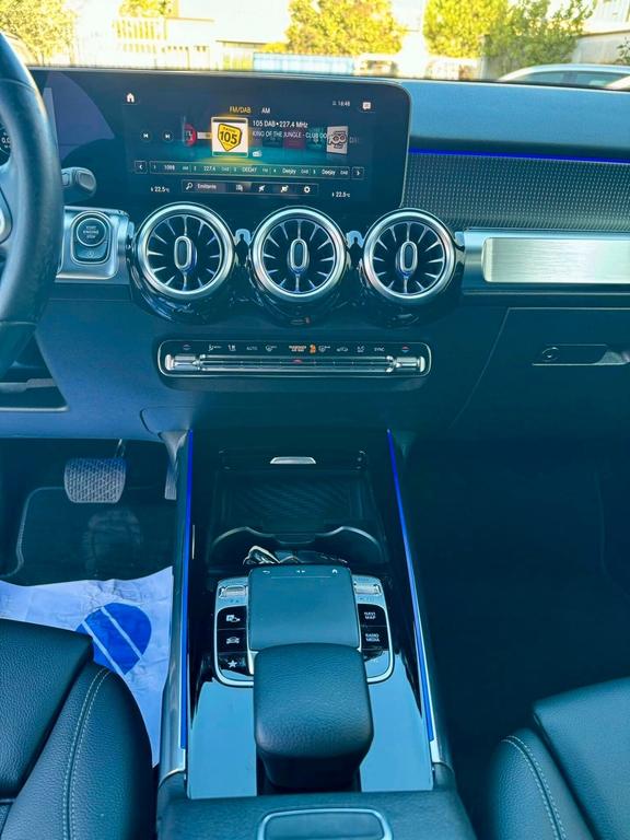 Mercedes-Benz GLB 180