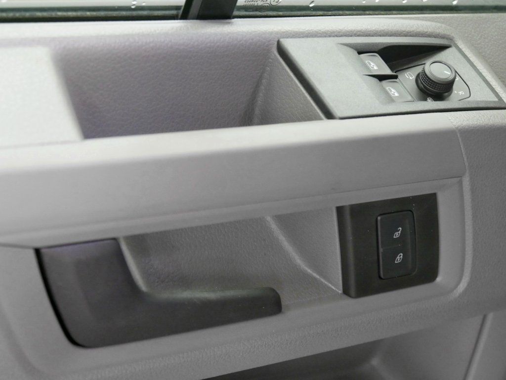 Fahrzeugabbildung Volkswagen Crafter Kasten 2.0 TDI MR Hochdach AHK Kamera
