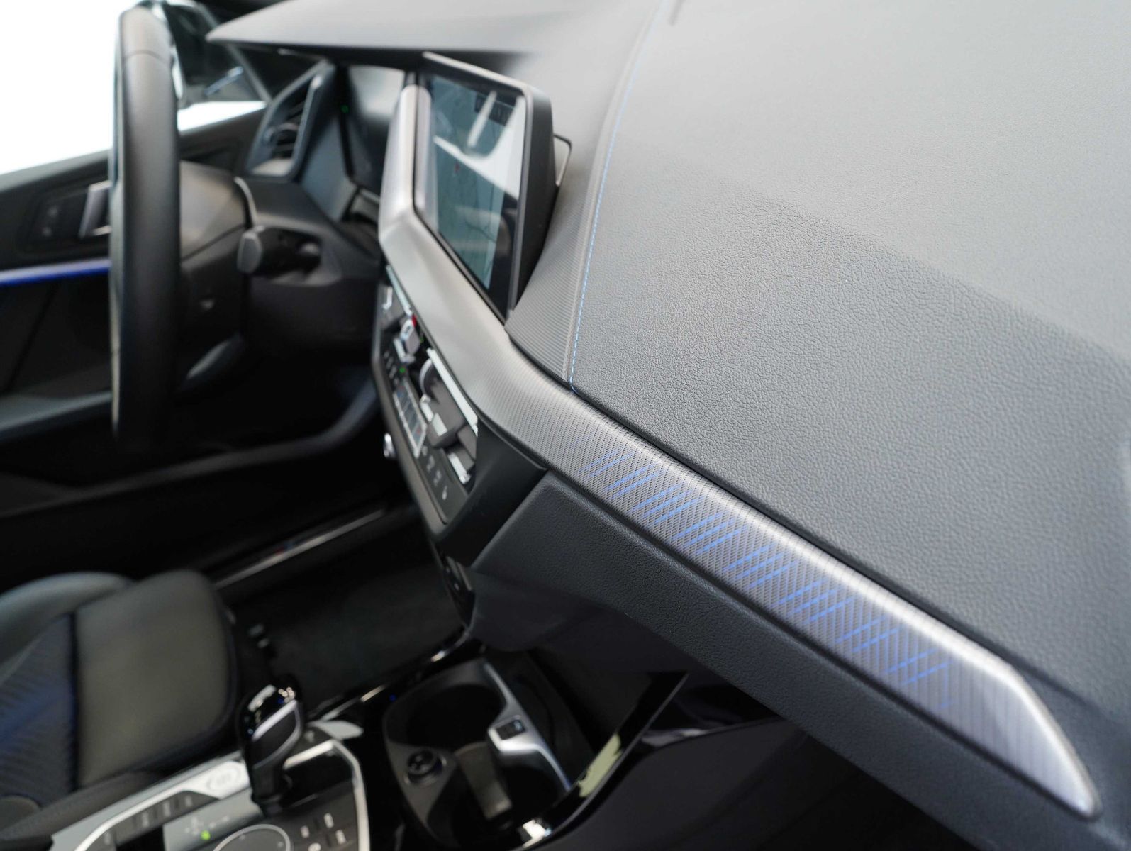 Fahrzeugabbildung BMW 218i Gran Coupé M Sport SHADOW/DAB/TRAVEL/PANO