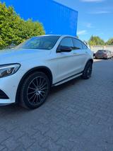 Mercedes-Benz GLC 43 AMG Mercedes-AMG 4Matic mit Schalensitze - weiße Mercedes-Benz GLC 43 AMG