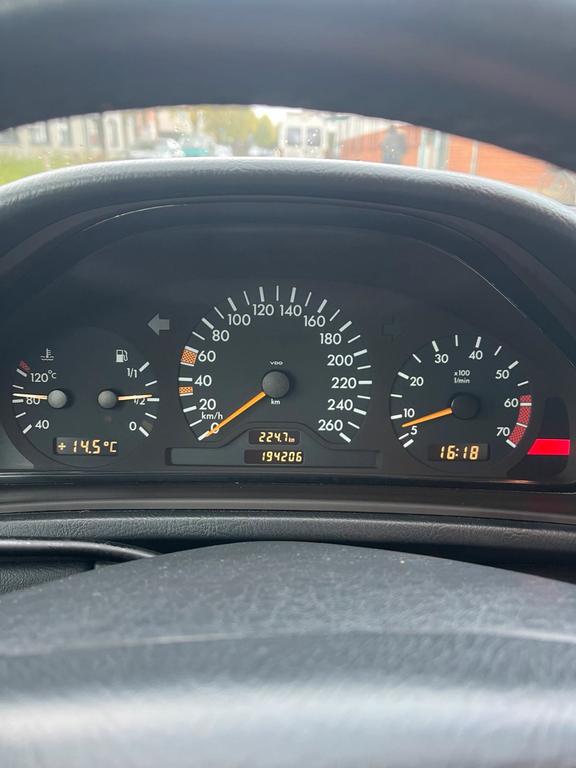 Mercedes-Benz CLK 230