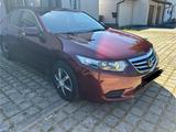 Honda Accord 2.2 i-DTEC Elegance Elegance - rote Honda Accord