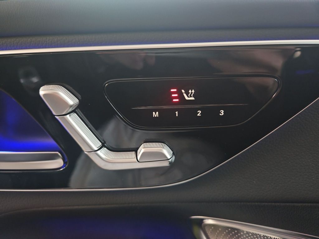 Fahrzeugabbildung Mercedes-Benz GLC 300 e 4M ++AMG+AHK+ASSISTENZ+DIGITAL+BURM++