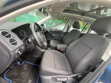 Volkswagen Tiguan - 12