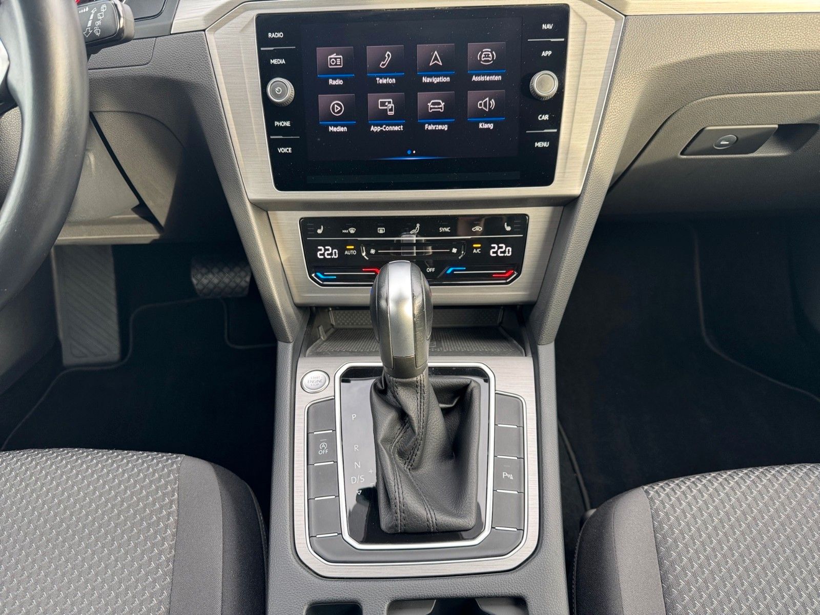 Fahrzeugabbildung Volkswagen Passat Variant Conceptline 1.5 TSI