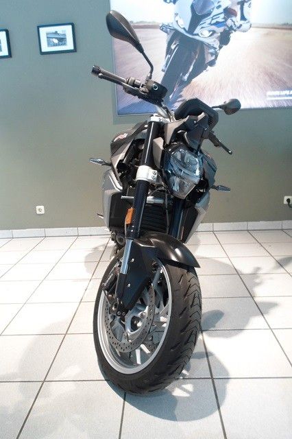 Fahrzeugabbildung BMW F900 R mit Vollausstattung !