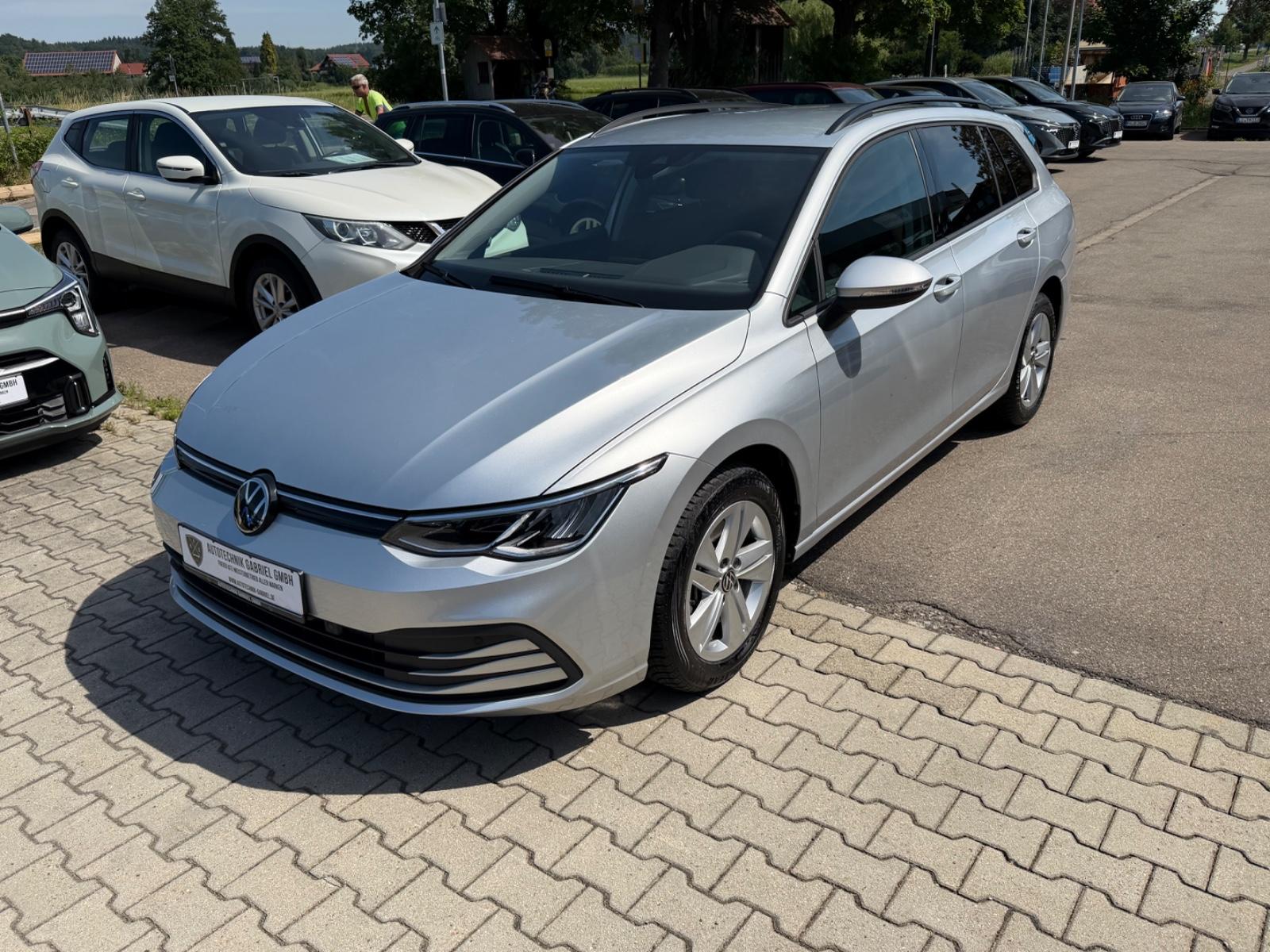 Volkswagen Golf VIII Variant Life