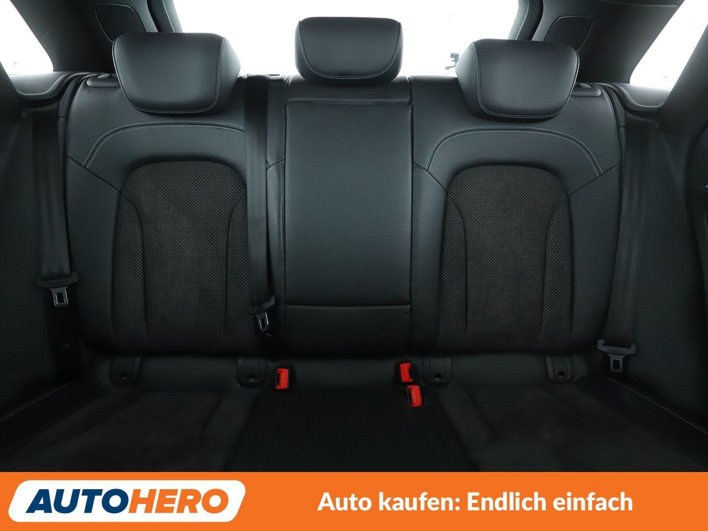 Audi Q3 2.0 TFSI quattro Sport Aut.*NAVI*LED*TEMPO*