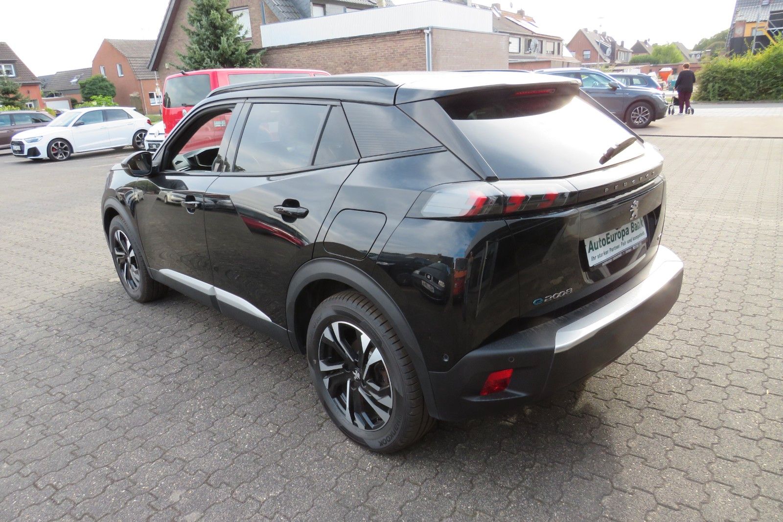 Fahrzeugabbildung Peugeot 2008 e- GT PDC KAMERA NAVI SITZH.