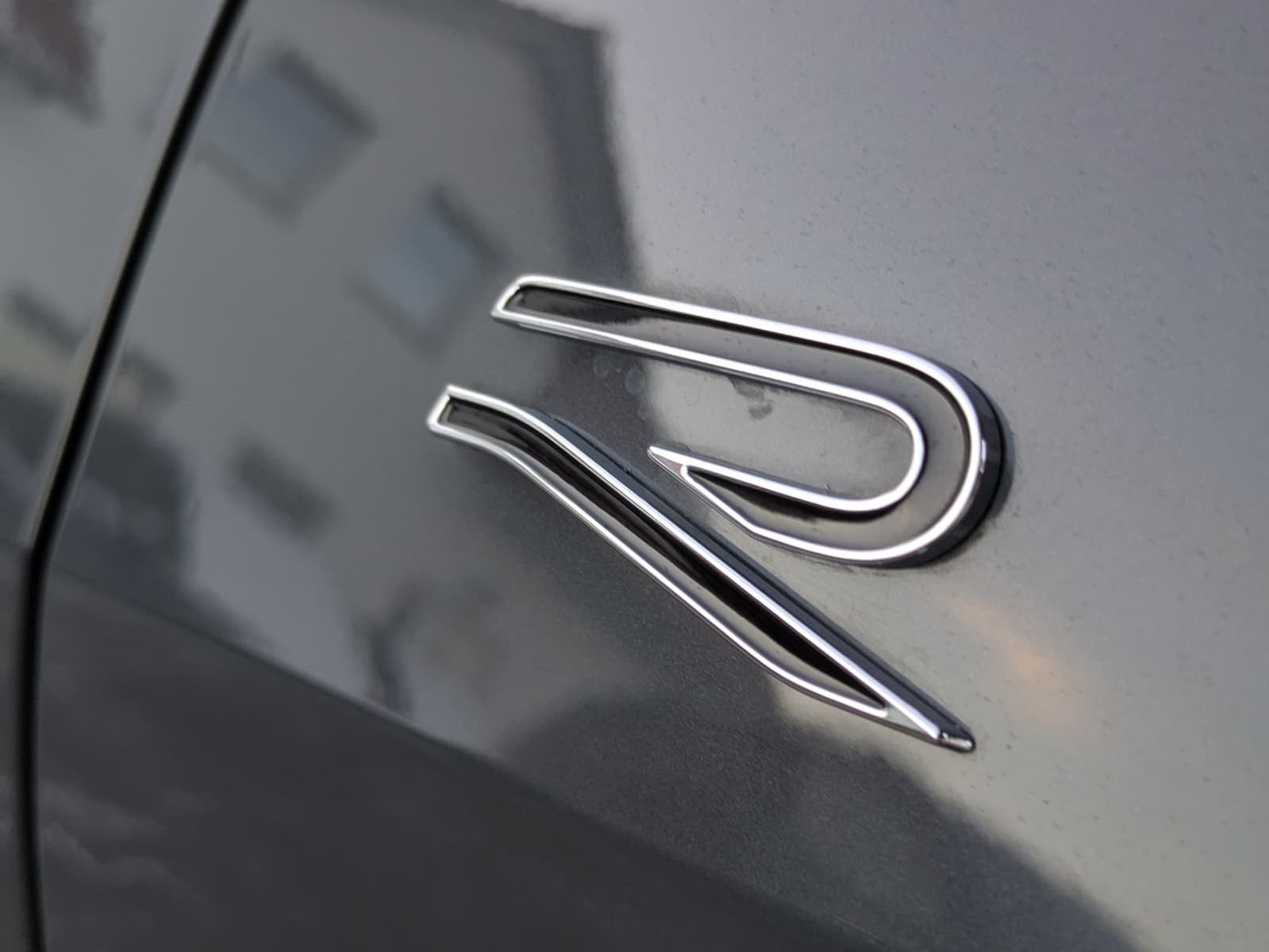 Fahrzeugabbildung Volkswagen Tayron 2.0 TDI 4M R-Line BLACK*7S*IQ-L.*PANO*HUD